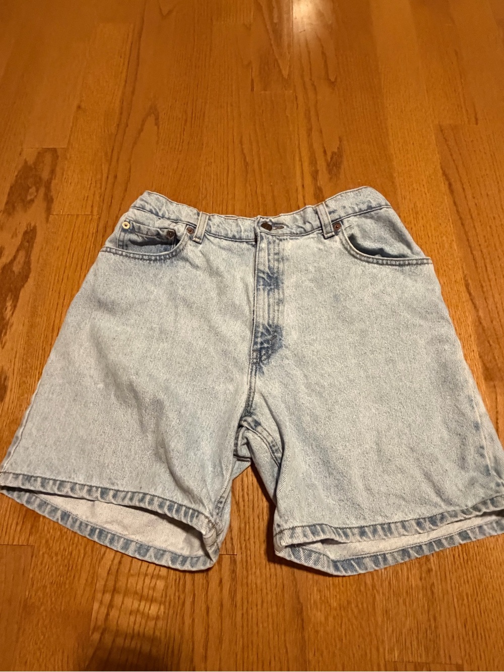 Vintage 1994 Levi’s 550 Light Wash Denim Jorts Size 13